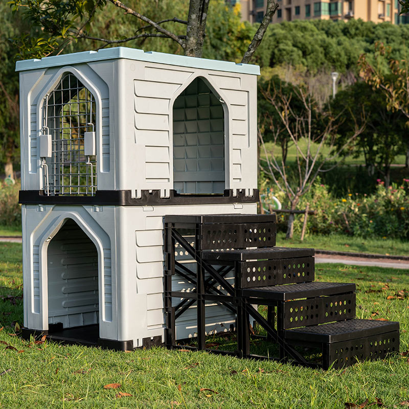 Outdoor double-decker luxury kennel